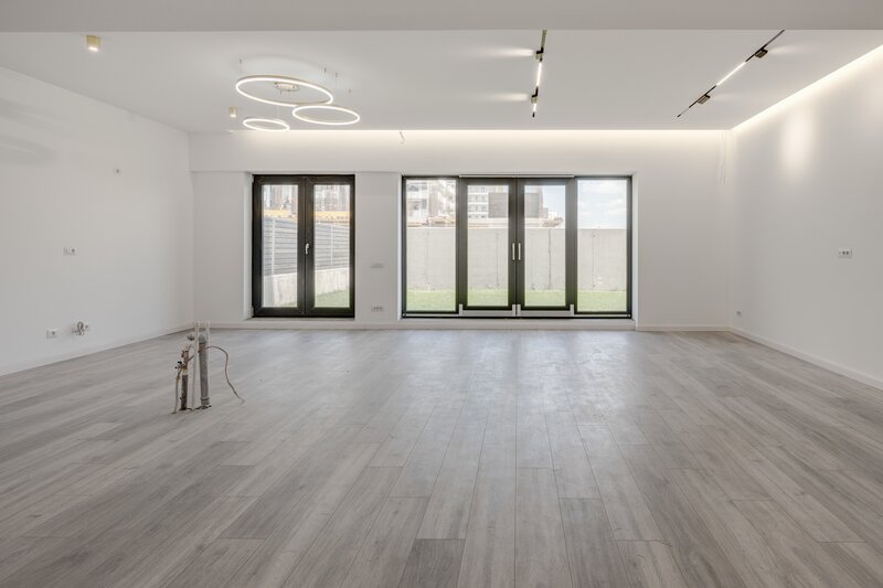 Bucuresti Nord, Pipera, 4 camere, 155 mp utili, 188 mp curte, parter.