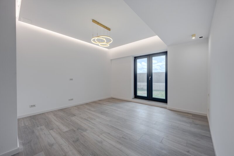 Bucuresti Nord, Pipera, 4 camere, 155 mp utili, 188 mp curte, parter.