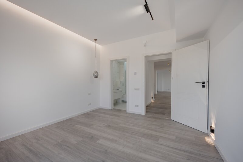 Bucuresti Nord, Pipera, 4 camere, 155 mp utili, 188 mp curte, parter.