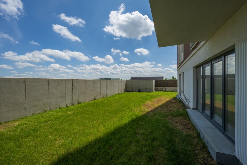 Bucuresti Nord, Pipera, 4 camere, 155 mp utili, 188 mp curte, parter.