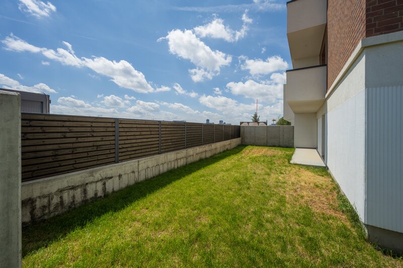 Bucuresti Nord, Pipera, 4 camere, 155 mp utili, 188 mp curte, parter.